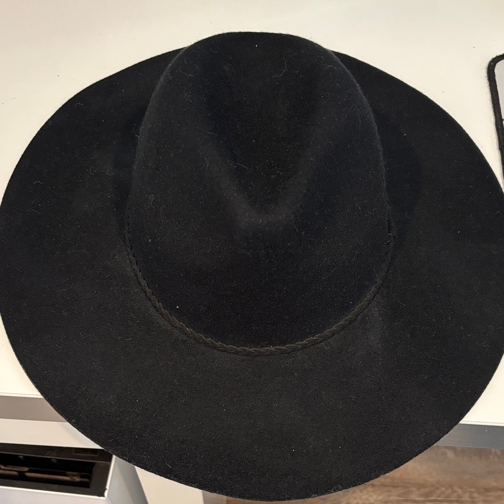 Elegant Black Wide-Brim Hat